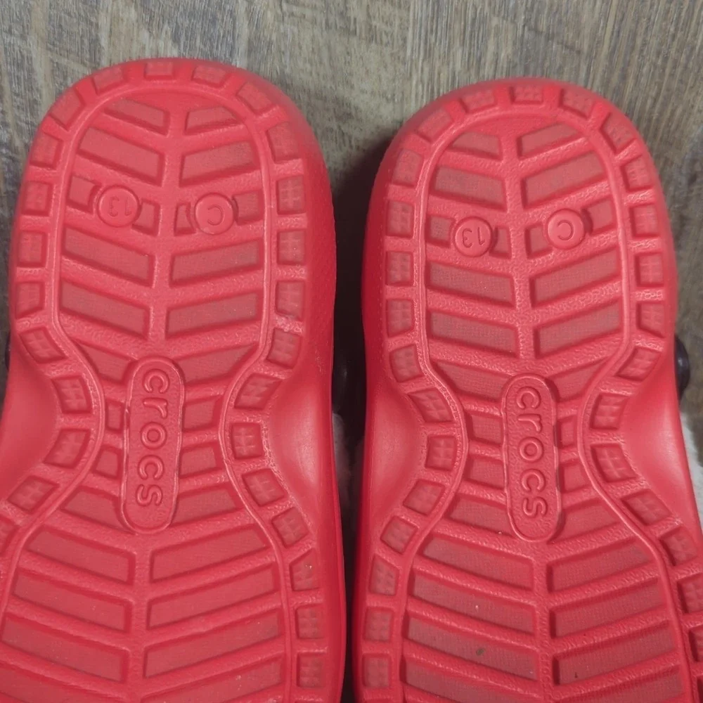Crocs Classic Lined Santa Kids Clog 13 C13 Red Round Toe Christmas Slip On